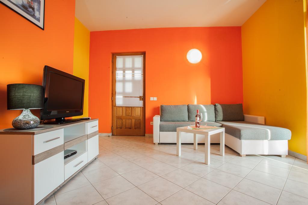 Apartments Lovic Локва-Рогозница Экстерьер фото
